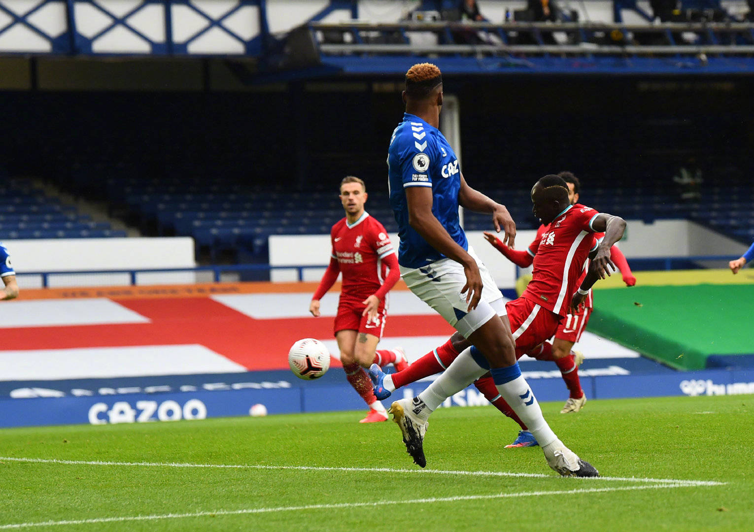 牵动防线 牵动防线